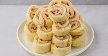 Christmas Ham and Cheese Roll Ups – Easy Make-Ahead Holiday Appetizer