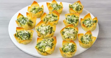 Spinach-Artichoke Dip Wonton Cups for Christmas – Easy Festive Appetizer Recipe